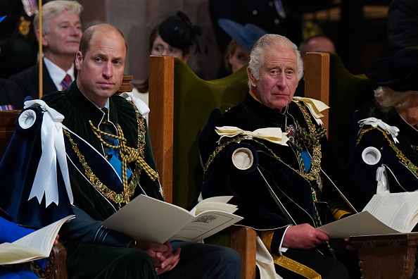Γιατί ο Βασιλιάς Κάρολος και ο Πρίγκιπας William ακυρώνουν όλες τις βασιλικές τους υποχρεώσεις