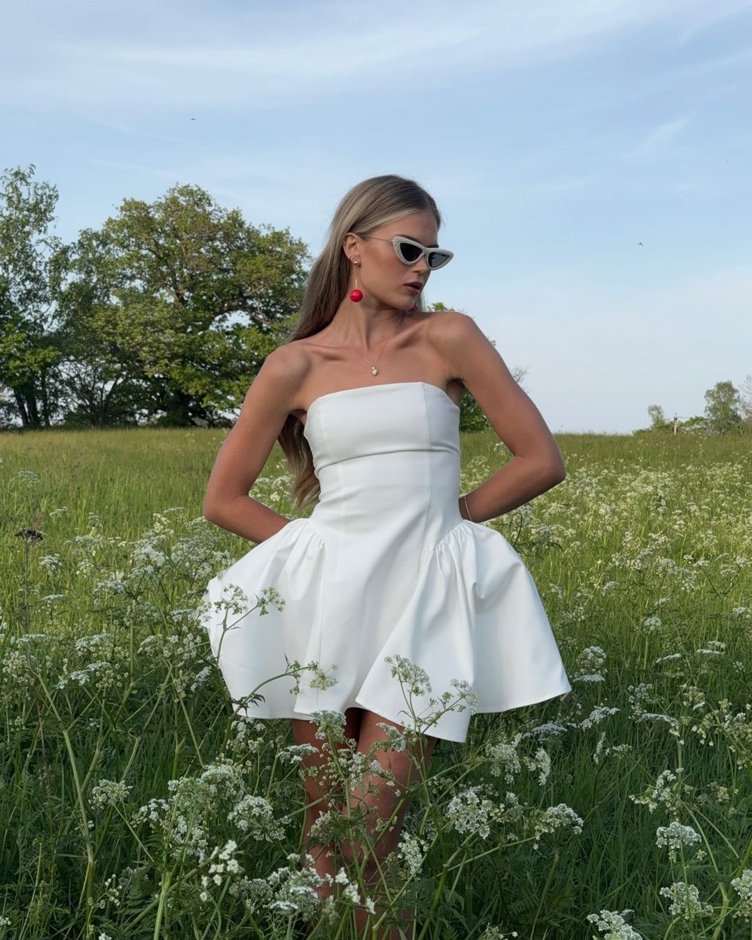 Λευκό φόρεμα: Αυτά είναι 7 τα trends του φετινού καλοκαιριού