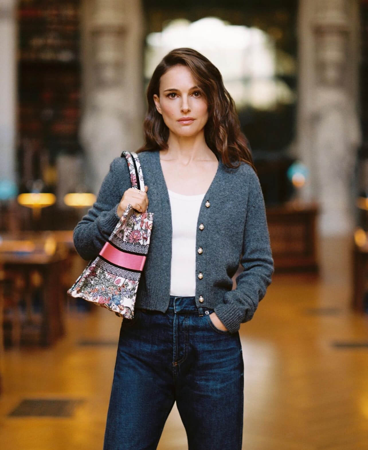 Natalie Portman: Επαναφέρει την τάση των 20’s σε μια υπέρλαμπρη εμφάνιση