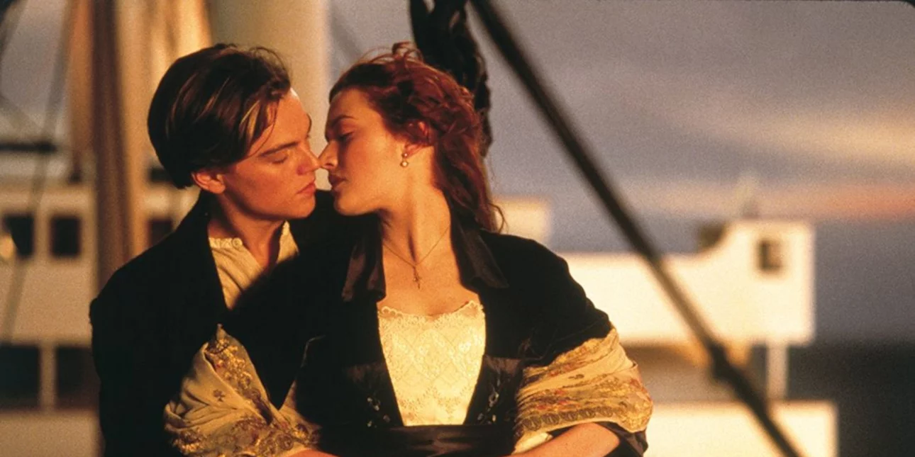 Kate Winslet: Έτσι περιέγραψε τα κινηματογραφικά φιλιά της με τον Dicaprio στον «Τιτανικό»- «Ήταν πάρα πολύ άβολα»
