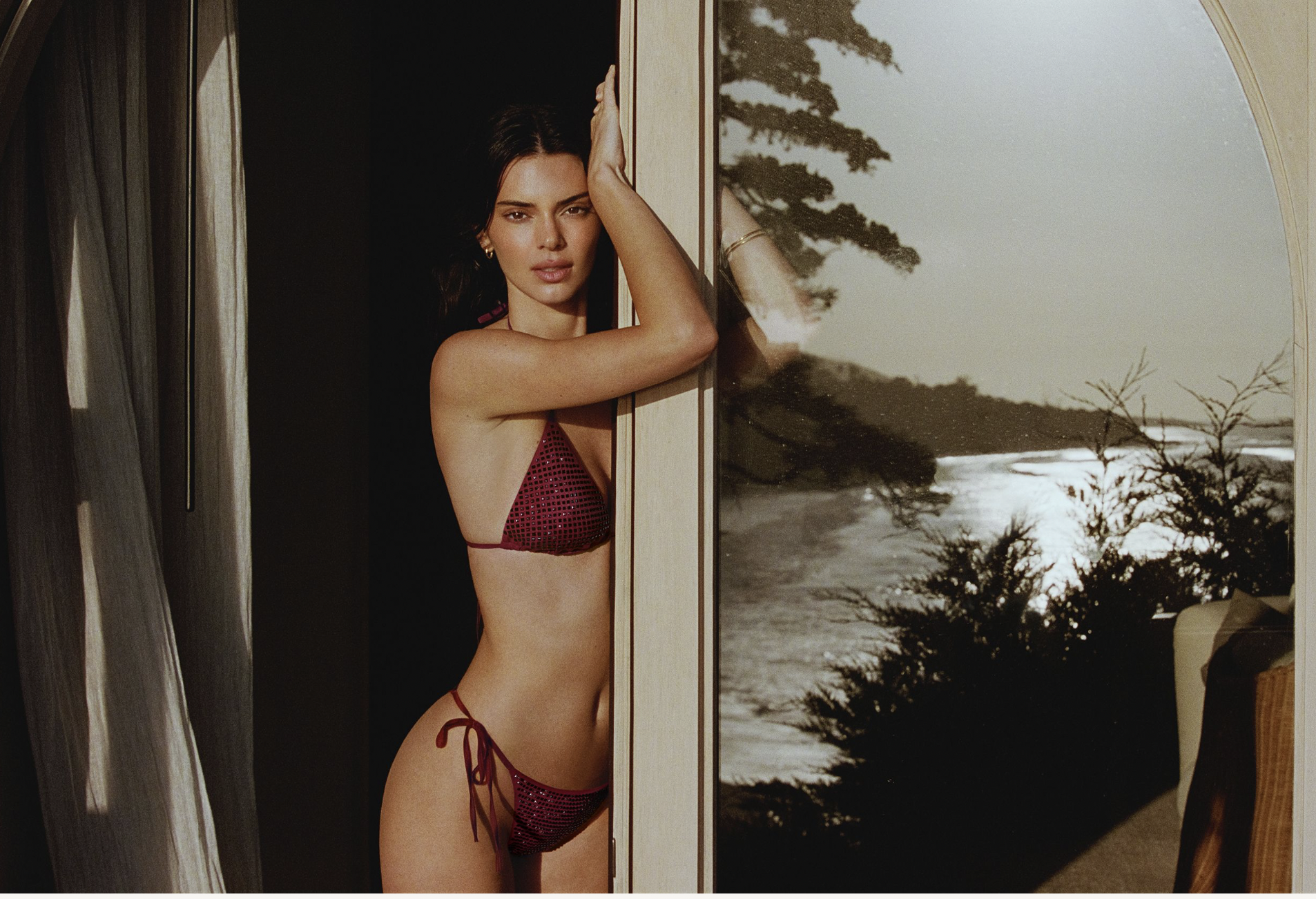 Oι επιλογές της Kendall Jenner για ένα κομψό, cool και elegant καλοκαίρι με μπικίνι Calzedonia