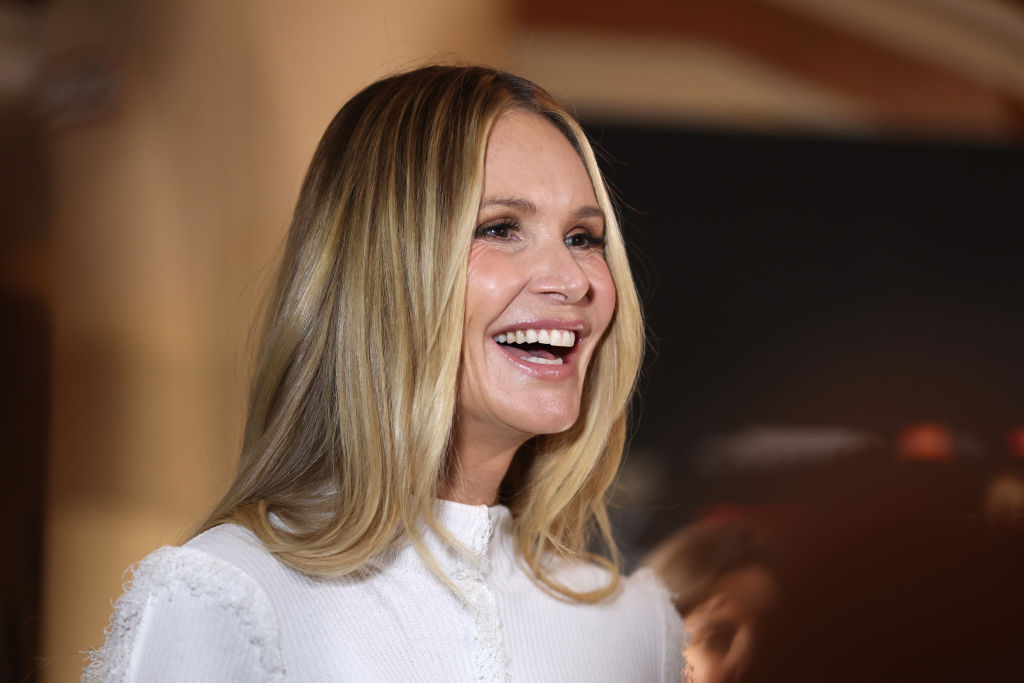 Elle Macpherson: Ο λόγος που αποφάσισε να μην κάνει χημειοθεραπεία – «Οι άνθρωποι πιστεύουν πως είμαι τρελή»