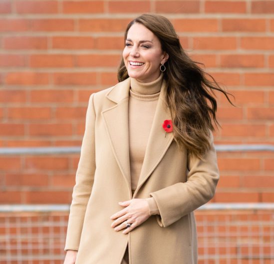 Kate Middleton: Βρήκαμε το αγαπημένο της παλτό σε fast fashion brand για να αντιγράψεις το look της